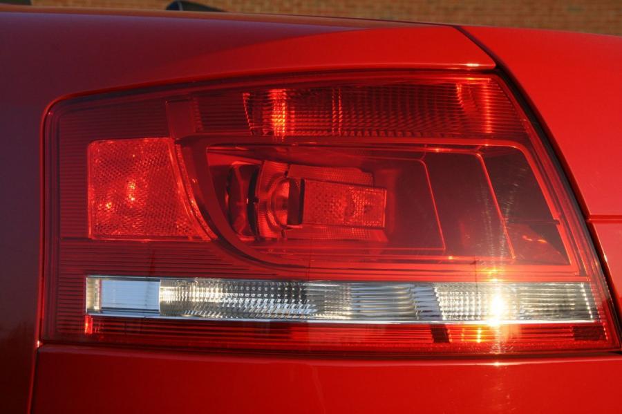 Детали экстерьера Audi RS4 Cabriolet (B7, 8H) 2006 года  (NA) (фото 48 из 65)